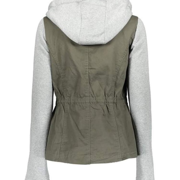 Light Weight Jacket - Picture 2 of 3